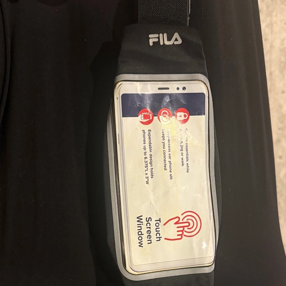Fila Black Fitness waist band with Touchscreen phone & extra storage adjustable